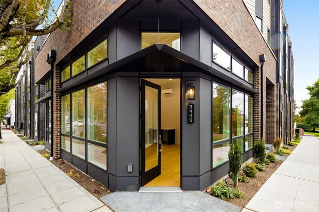$1,245,000 | 3400 East Spring Street, Seattle, WA 98122