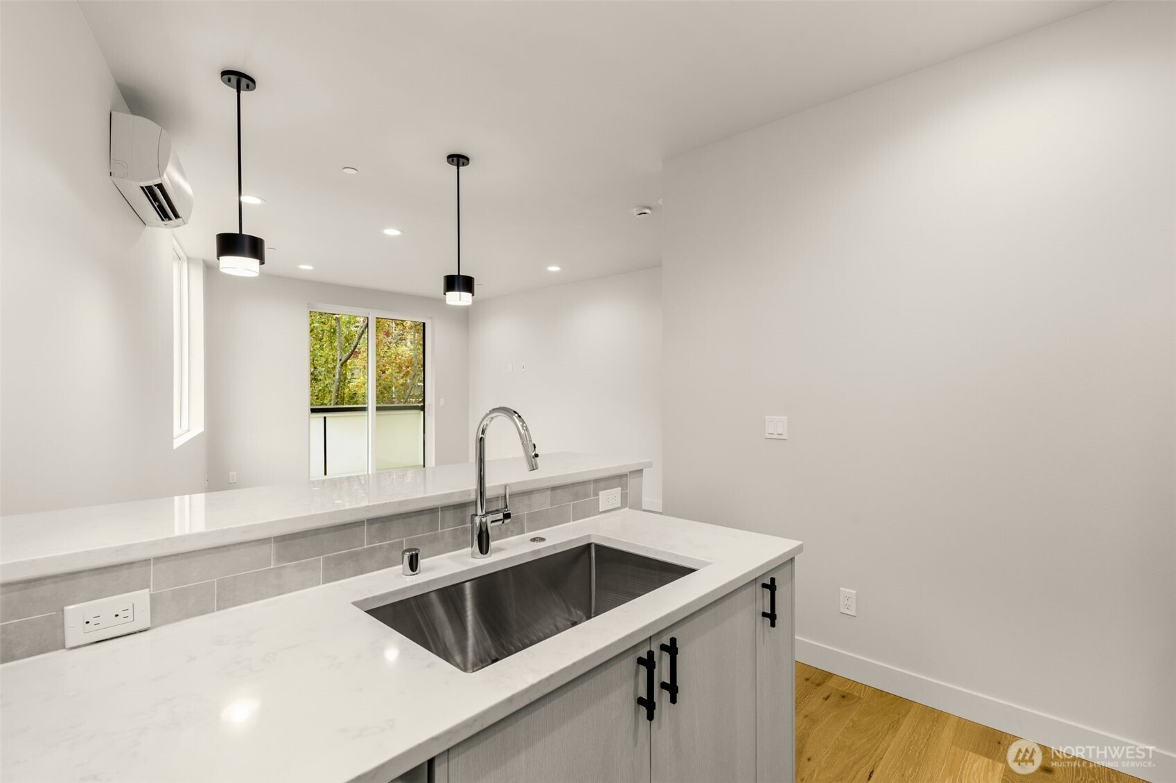 3400 East Spring Street Seattle, WA 98122 - Photo 22 of 36