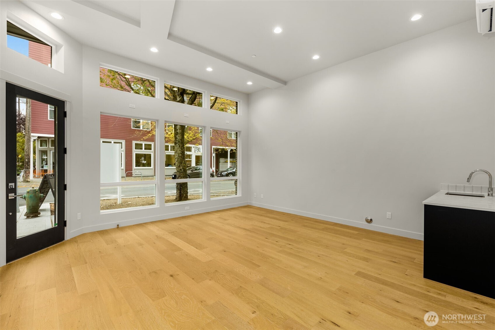 3400 East Spring Street Seattle, WA 98122 - Photo 3 of 36