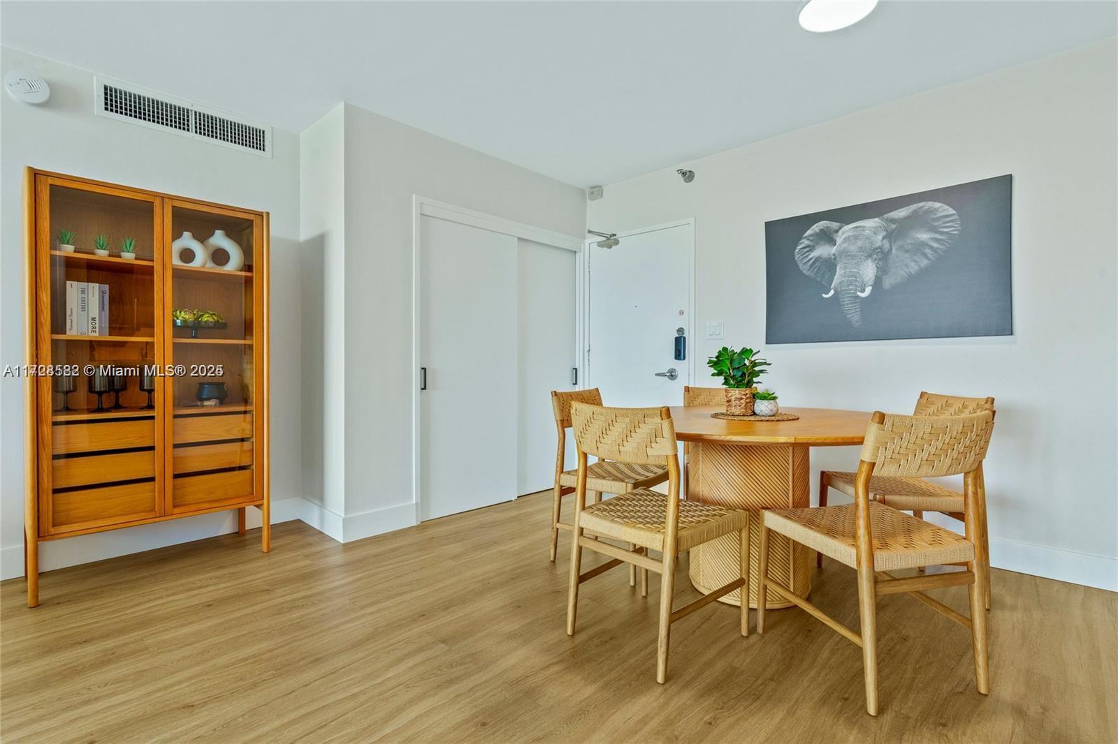 5161 Collins Avenue, Unit 1006 Miami Beach, FL 33140 - Photo 29 of 37