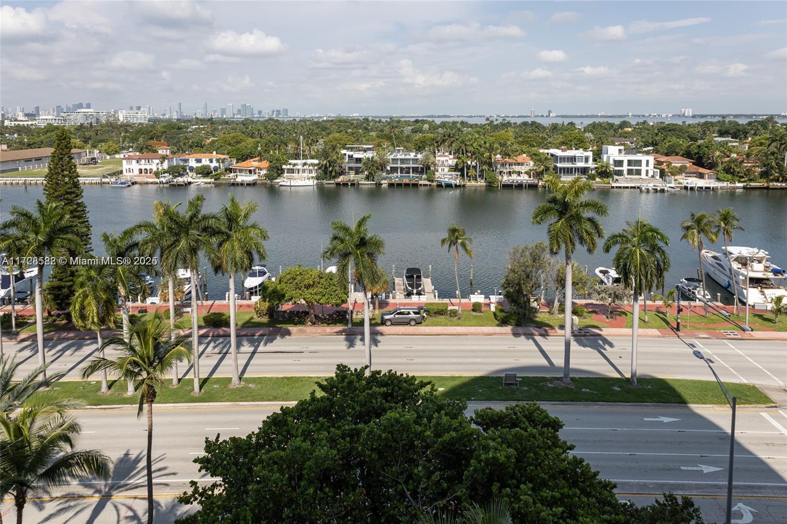 5161 Collins Avenue, Unit 1006 Miami Beach, FL 33140 - Photo 3 of 37
