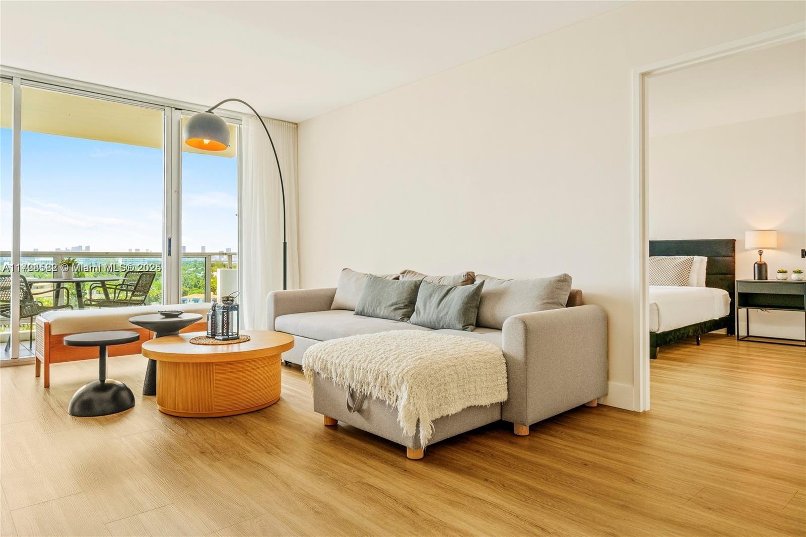 5161 Collins Avenue, Unit 1006 Miami Beach, FL 33140 - Photo 31 of 37