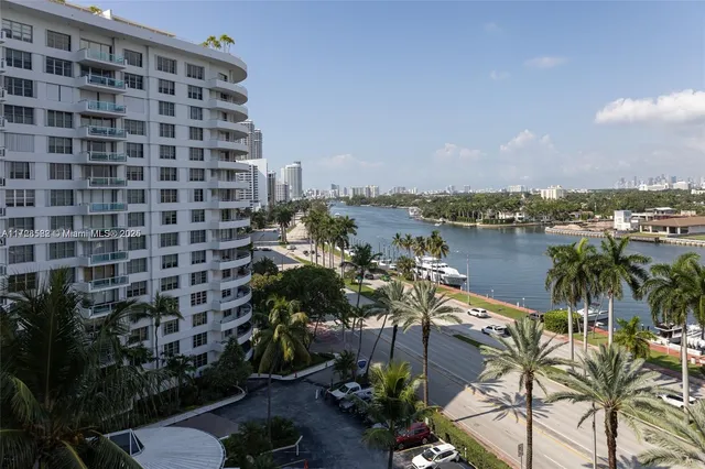 $5,500 | 5161 Collins Avenue, Unit 1006, Miami Beach, FL 33140