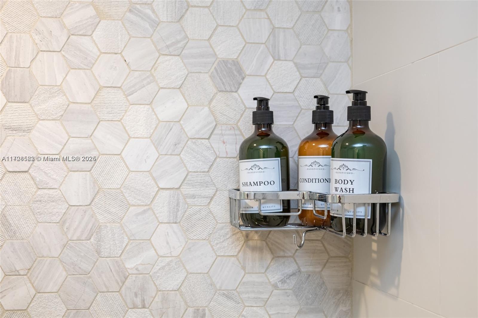 5161 Collins Avenue, Unit 1006 Miami Beach, FL 33140 - Photo 8 of 37