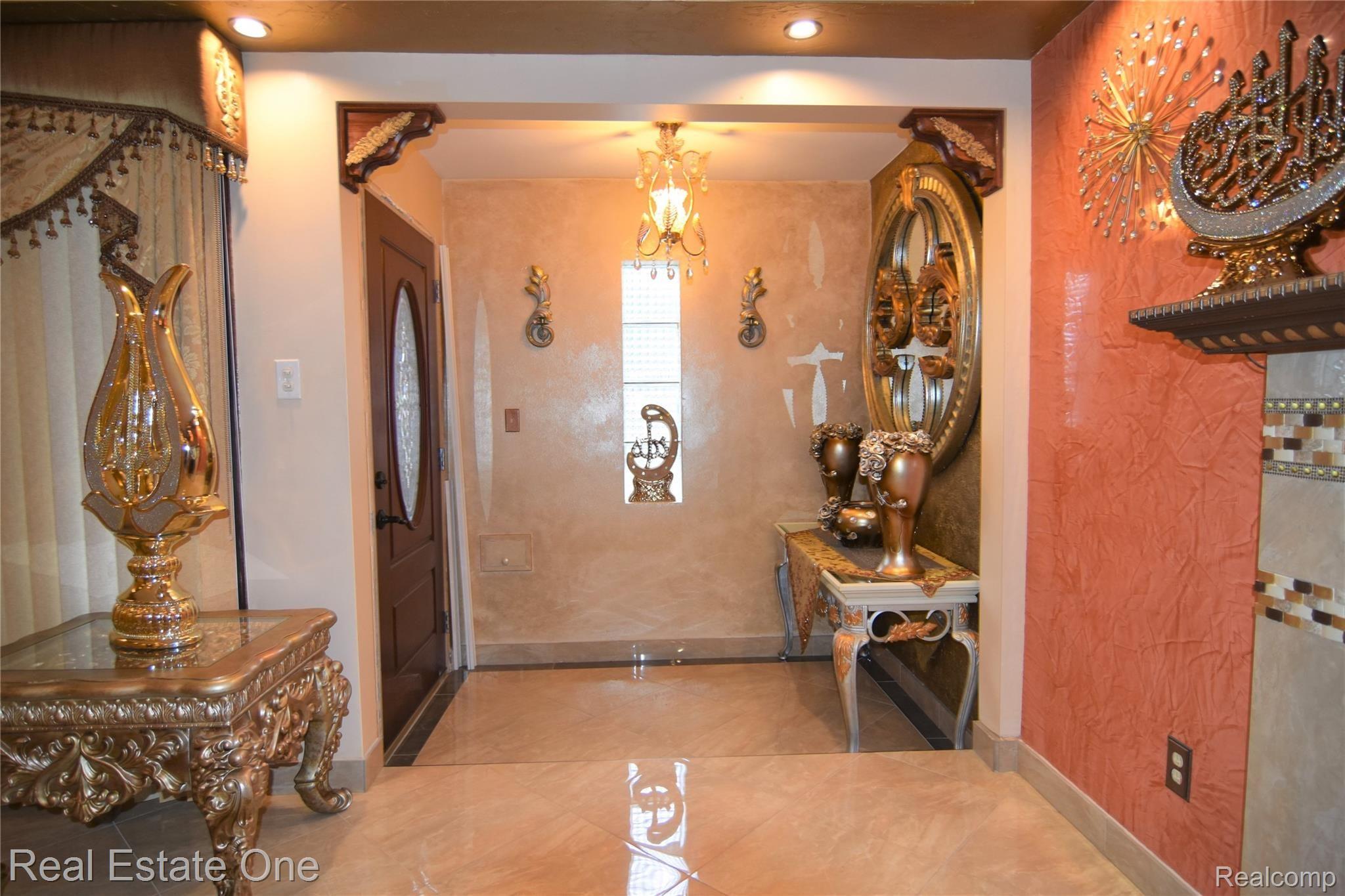 5151 Chase Road Dearborn, MI 48126 - Photo 16 of 39 DSC_4197 - Copy - Copy.JPG
