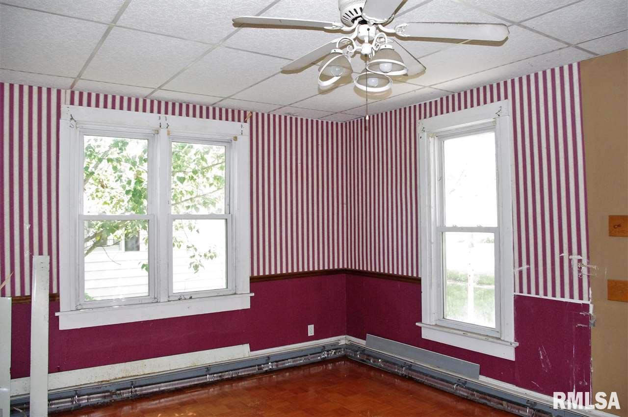 378 North Rile Street Bushnell, IL 61422 - Photo 5 of 33