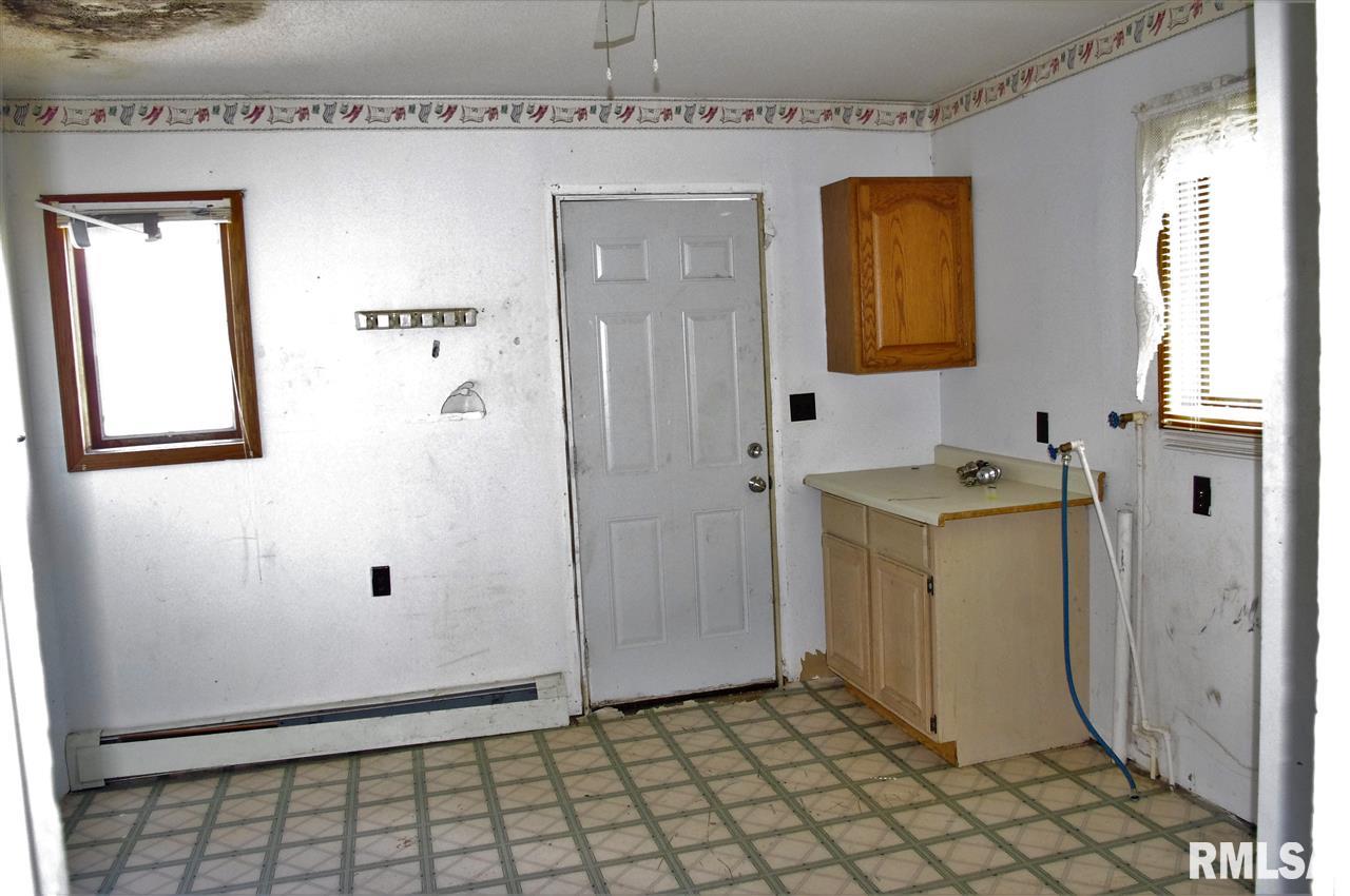 378 North Rile Street Bushnell, IL 61422 - Photo 9 of 33