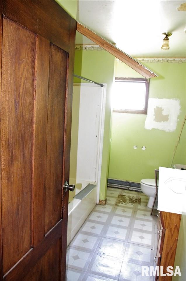 378 North Rile Street Bushnell, IL 61422 - Photo 10 of 33