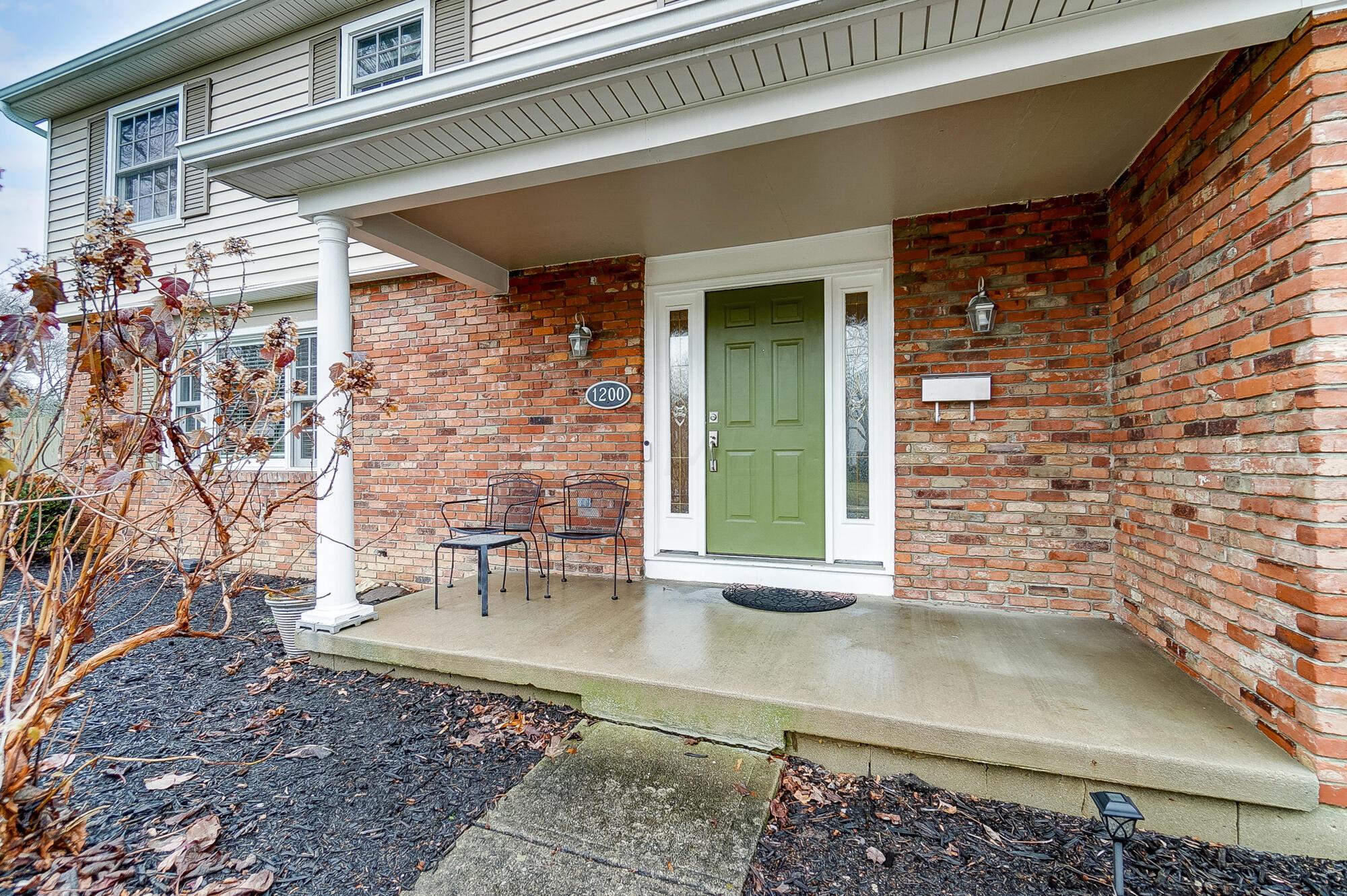 1200 Windham Road Columbus, OH 43220 - Photo 3 of 84 010