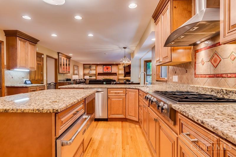 9207 Old Coach Road Cincinnati, OH 45249 - Photo 18 of 41
