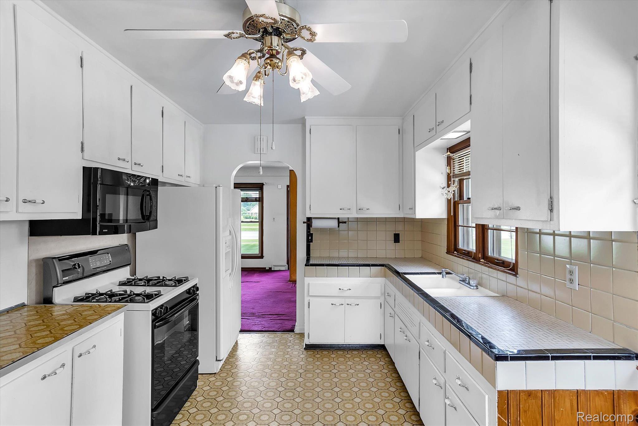 22955 Northline Road Taylor, MI 48180 - Photo 20 of 38 KITCHEN