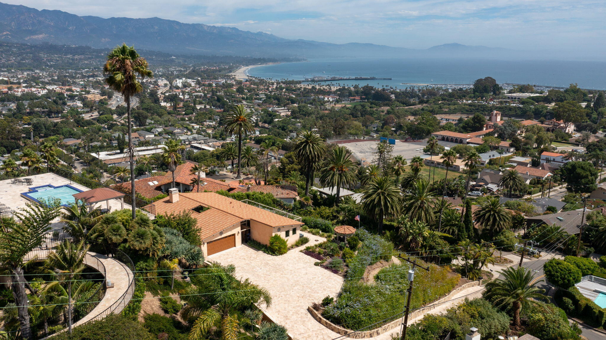 1-web-or-mls-UpmarketMedia-550Mir-aer (5