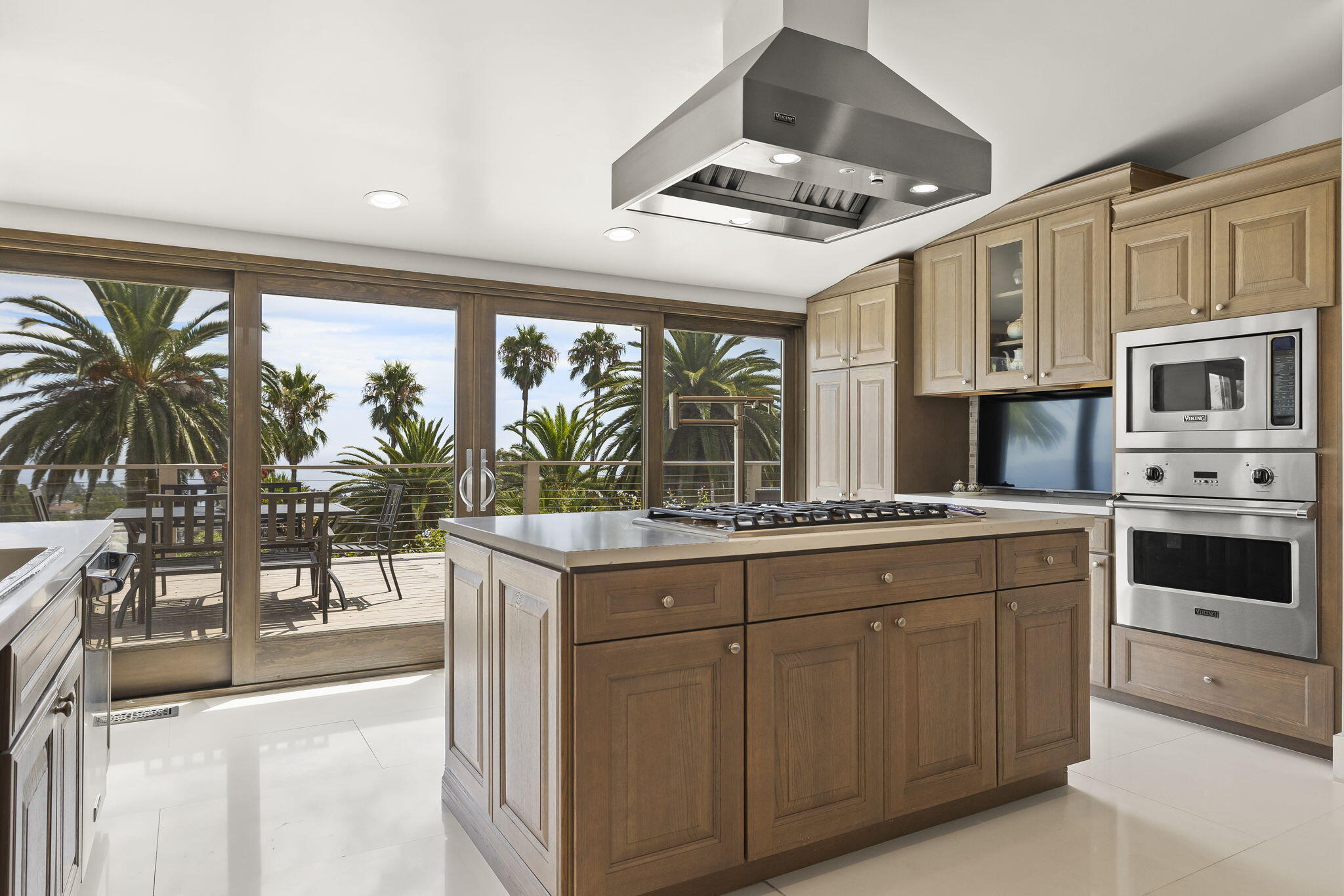 550 Miramonte Drive Santa Barbara, CA 93109 - Photo 26 of 83 24-web-or-mls-UpmarketMedia_550Mir-120