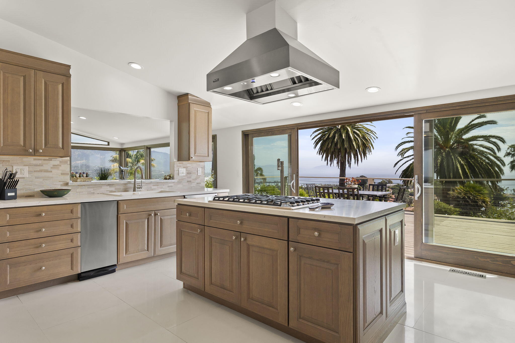 550 Miramonte Drive Santa Barbara, CA 93109 - Photo 27 of 83 25-web-or-mls-UpmarketMedia_550Mir-147