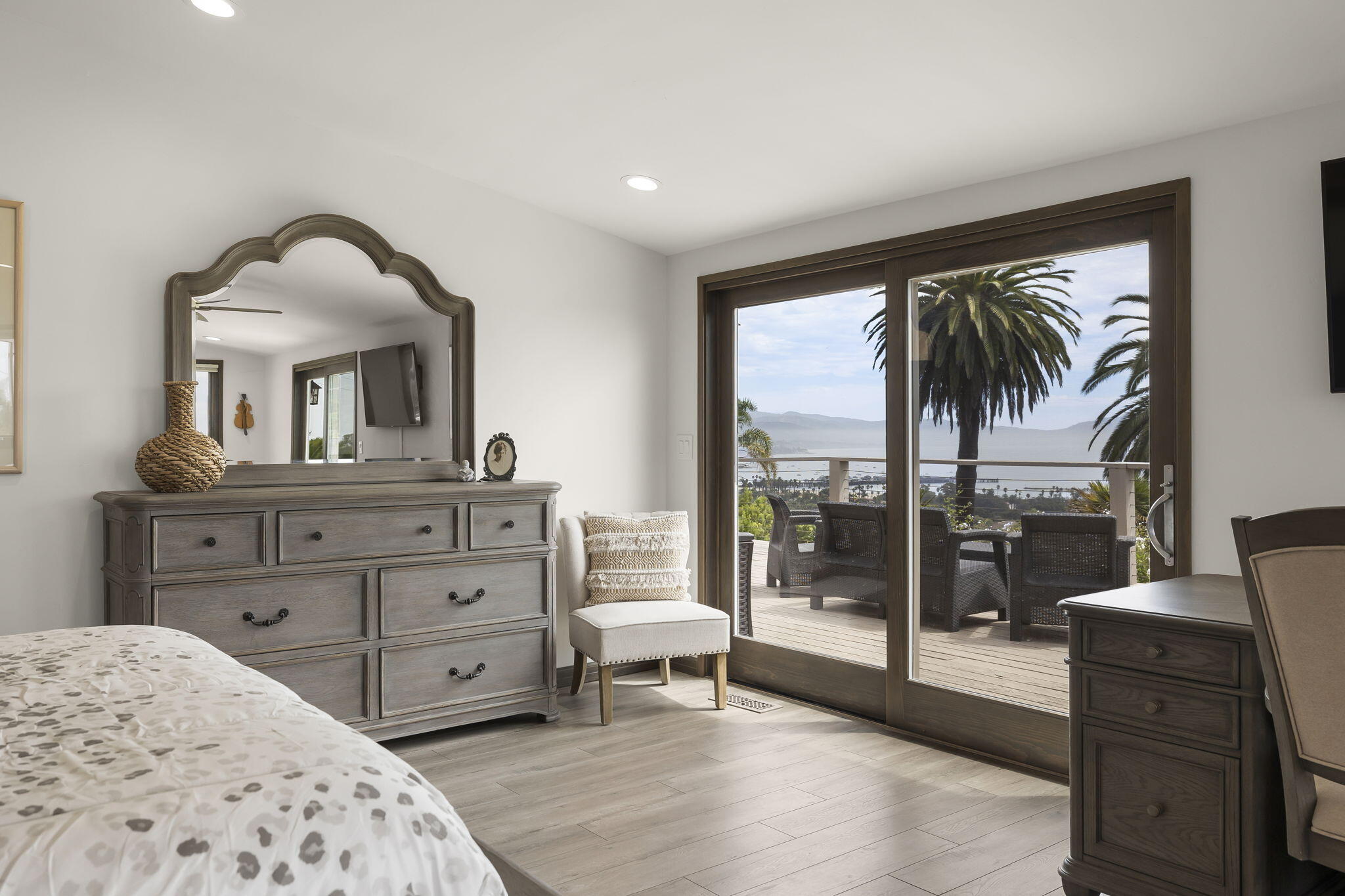 550 Miramonte Drive Santa Barbara, CA 93109 - Photo 38 of 83 36-web-or-mls-UpmarketMedia_550Mir-42