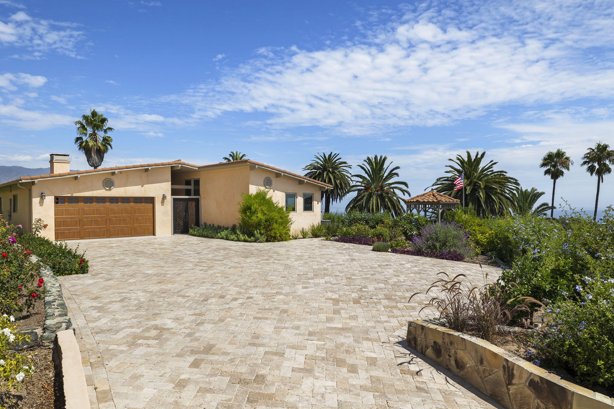 550 Miramonte Drive Santa Barbara, CA 93109 - Photo 6 of 83 4-web-or-mls-UpmarketMedia_550Mir-232