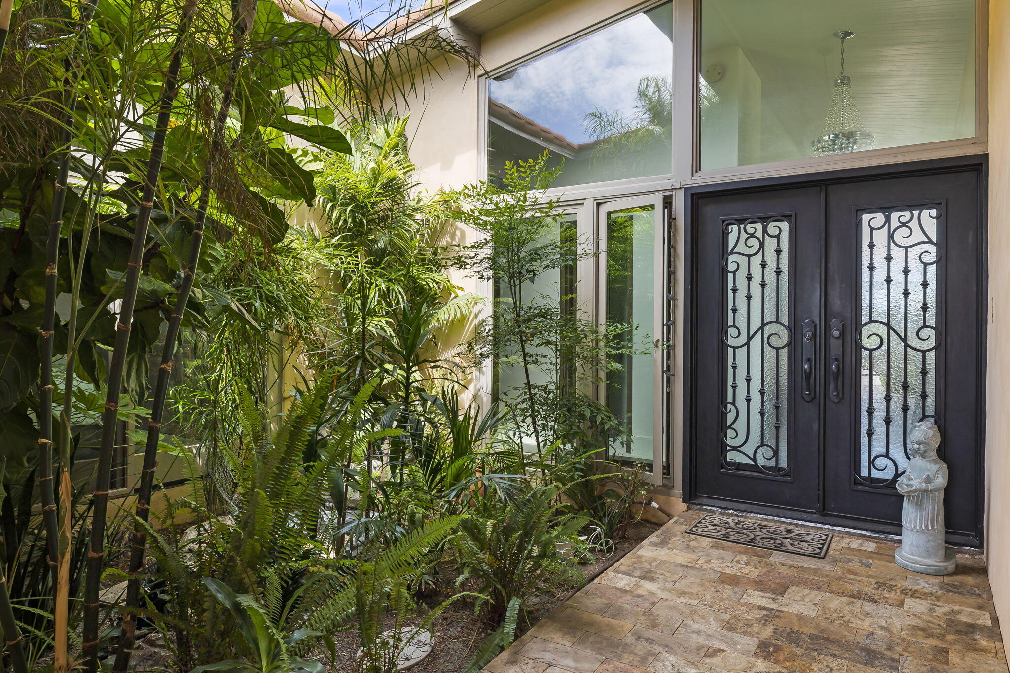 550 Miramonte Drive Santa Barbara, CA 93109 - Photo 10 of 83 8-web-or-mls-UpmarketMedia_550Mir-203