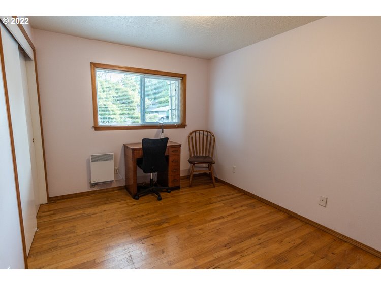 975 Southwest Perfecta Avenue Beaverton, OR 97005 - Photo 11 of 19 Gallery Image 11