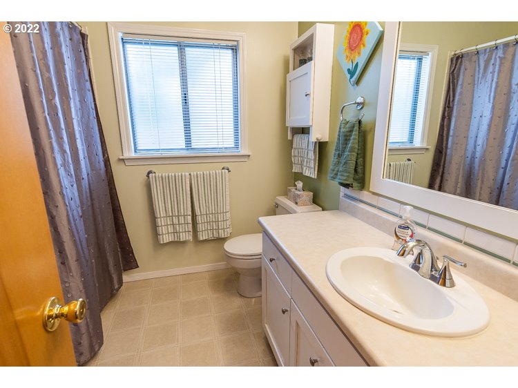 975 Southwest Perfecta Avenue Beaverton, OR 97005 - Photo 12 of 19 Gallery Image 12