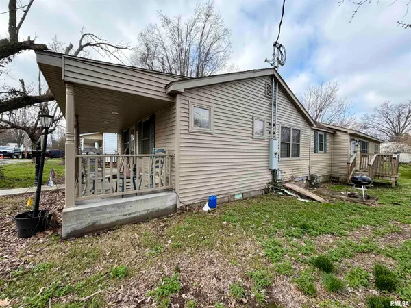 $196,000 | 1015 South Washington Street, Harrisburg, IL 62946