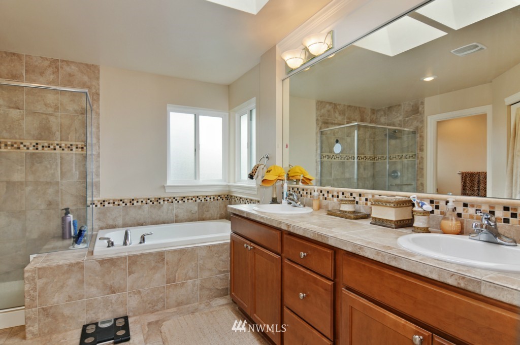 4727 Northeast 2nd Street Renton, WA 98059 - Photo 12 of 20