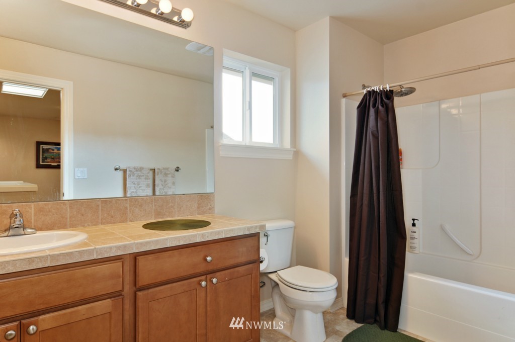 4727 Northeast 2nd Street Renton, WA 98059 - Photo 14 of 20