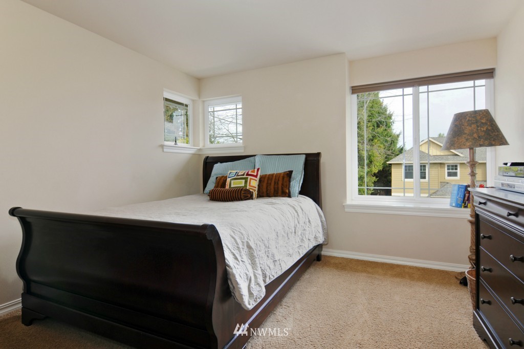 4727 Northeast 2nd Street Renton, WA 98059 - Photo 15 of 20