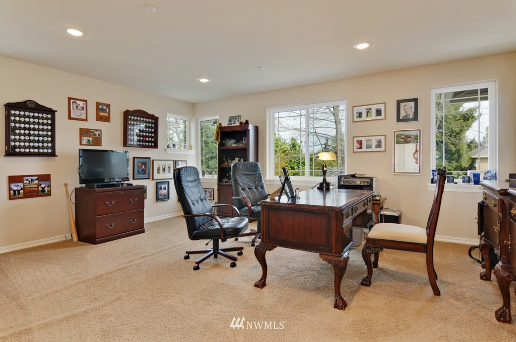 4727 Northeast 2nd Street Renton, WA 98059 - Photo 18 of 20