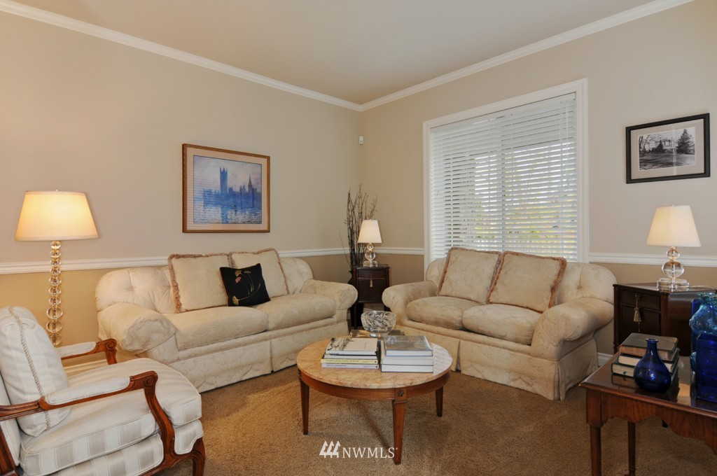 4727 Northeast 2nd Street Renton, WA 98059 - Photo 3 of 20