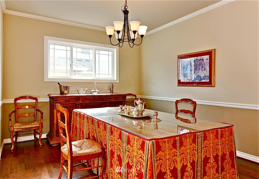 4727 Northeast 2nd Street Renton, WA 98059 - Photo 4 of 20