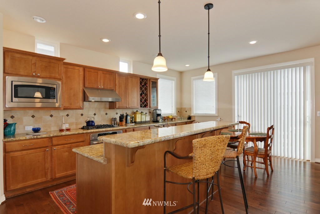 4727 Northeast 2nd Street Renton, WA 98059 - Photo 5 of 20