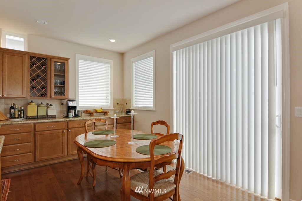 4727 Northeast 2nd Street Renton, WA 98059 - Photo 7 of 20