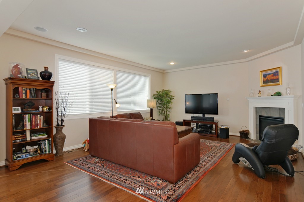 4727 Northeast 2nd Street Renton, WA 98059 - Photo 9 of 20