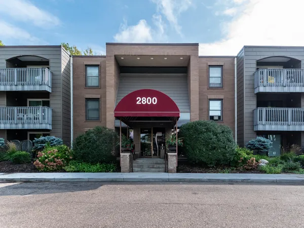 $109,000 | 2800 Hamline Avenue North, Unit 217, Roseville, MN 55113