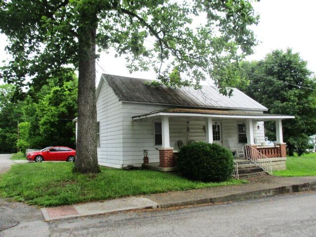 110 Taylor Street Butler, KY 41006 - Photo 3 of 29 Gallery Image 3