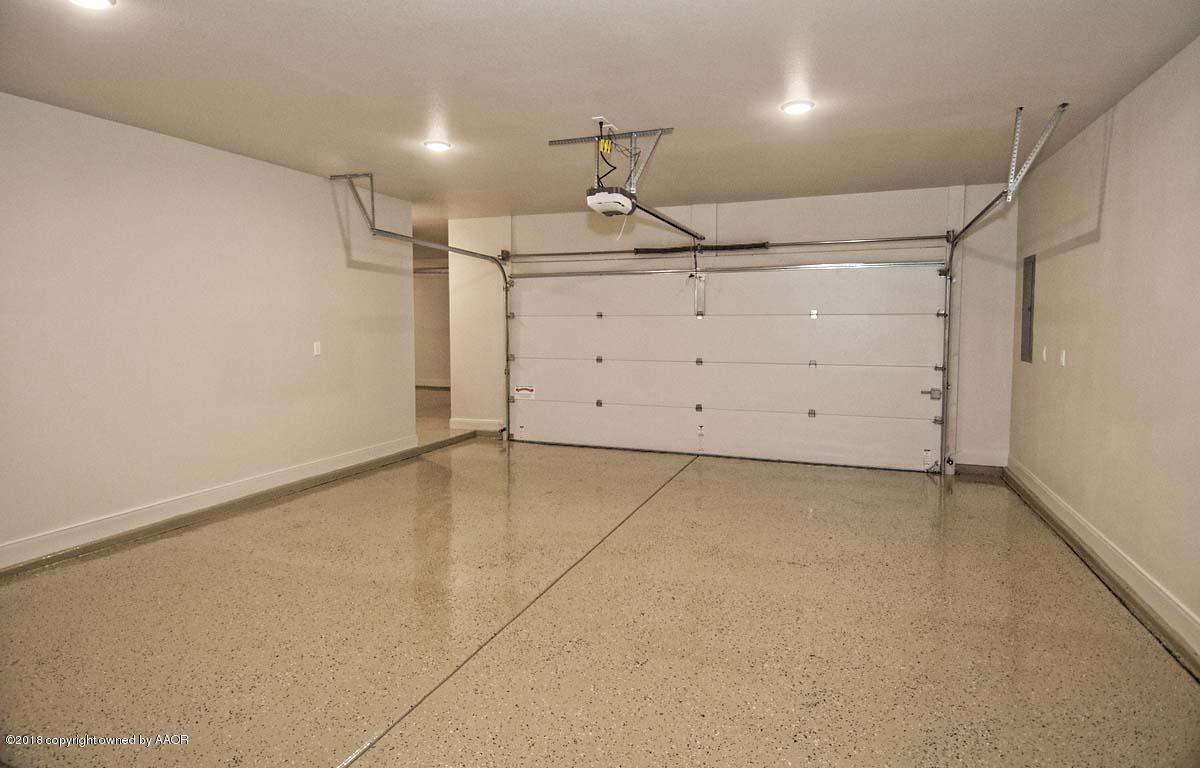 5704 Wesley Road Amarillo, TX 79119 - Photo 39 of 42 GARAGE VIEW 1