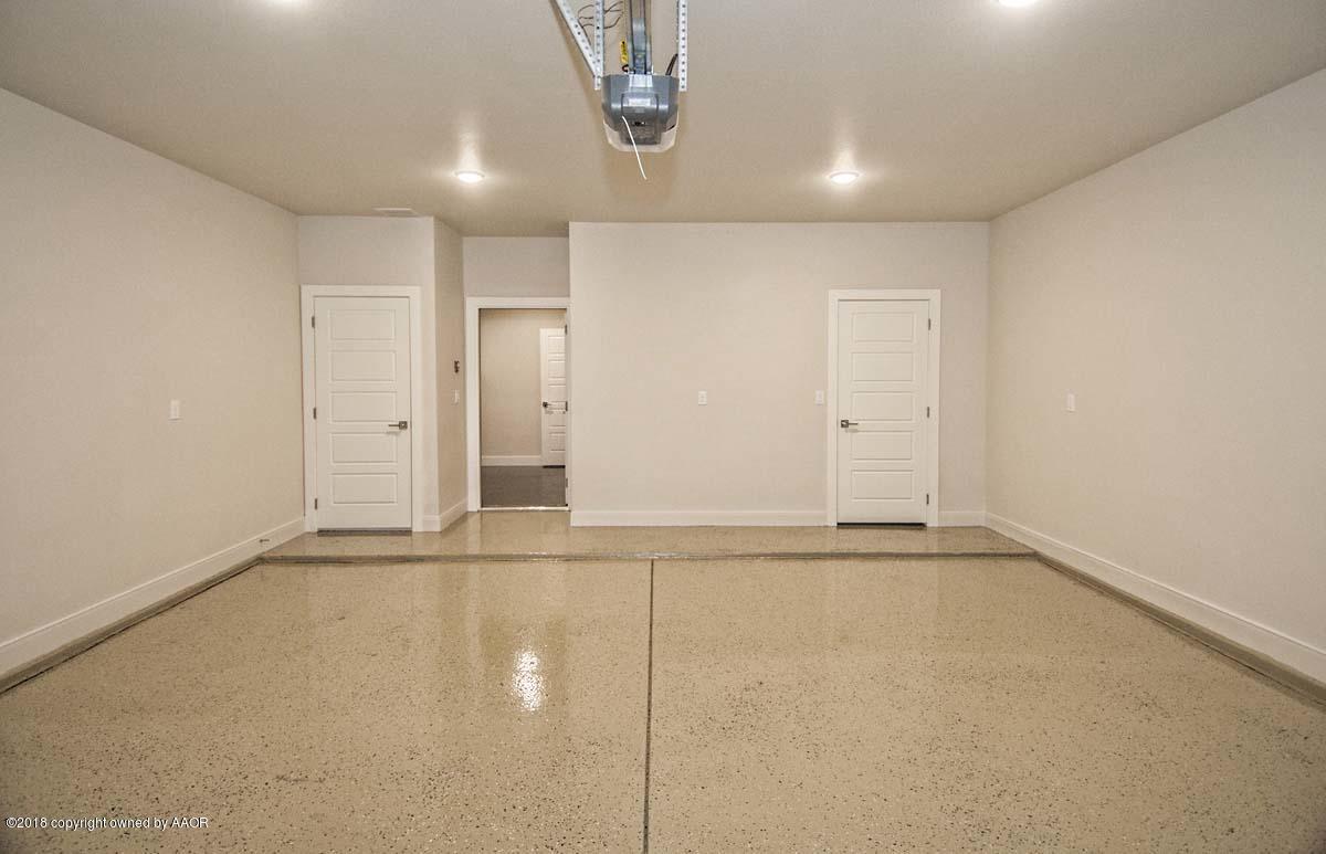 5704 Wesley Road Amarillo, TX 79119 - Photo 40 of 42 GARAGE VIEW 2