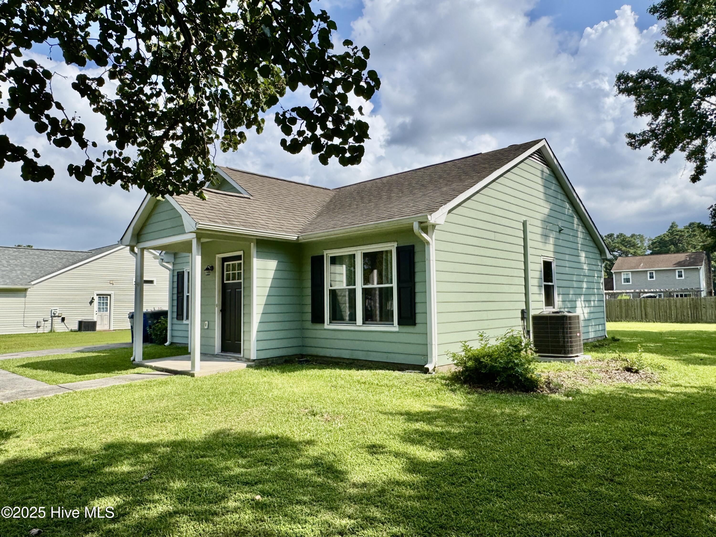 288 Huff Drive Jacksonville, NC 28546 - Photo 4 of 32 IMG_2902 4