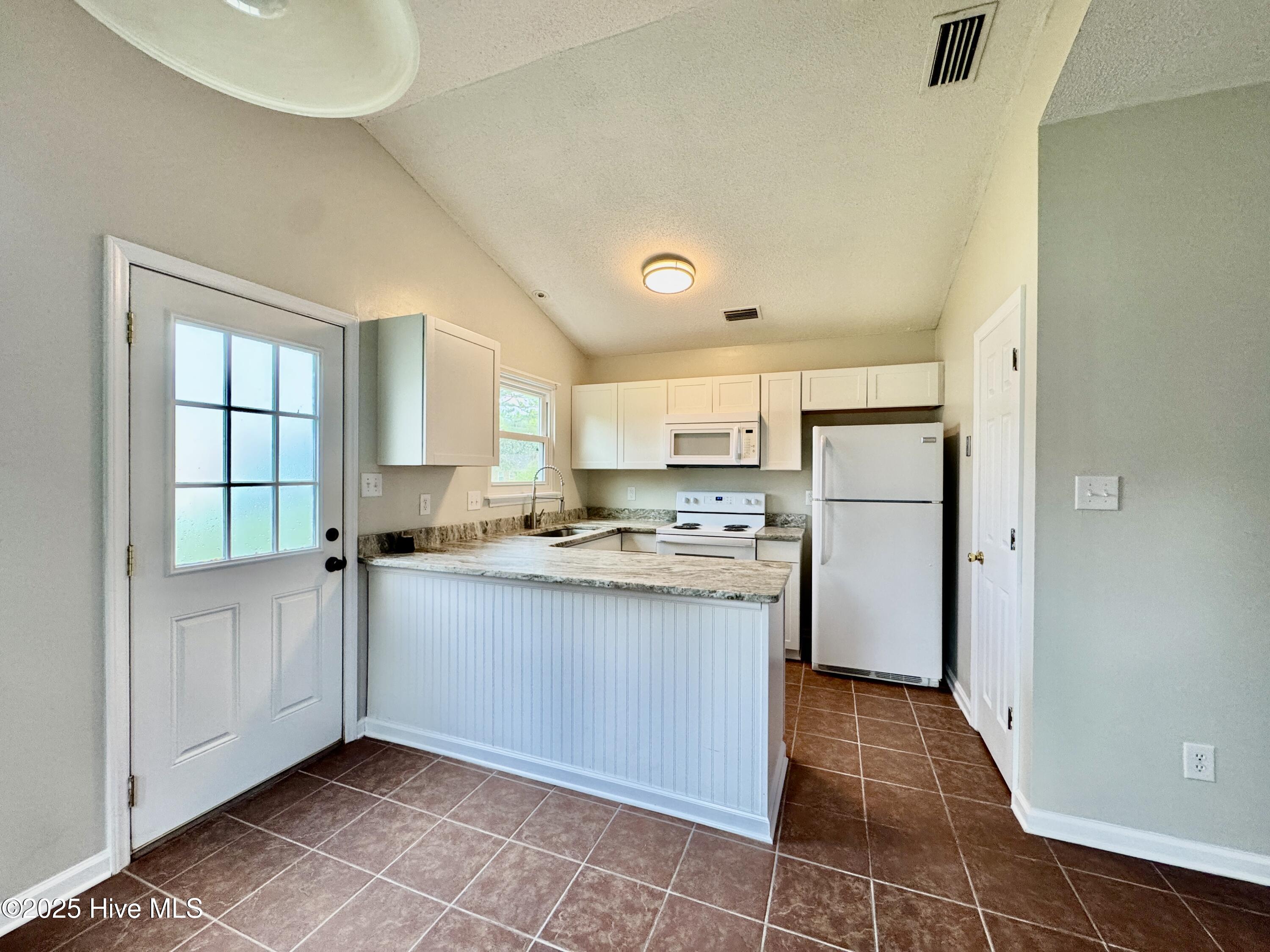 288 Huff Drive Jacksonville, NC 28546 - Photo 10 of 32 IMG_2927 2