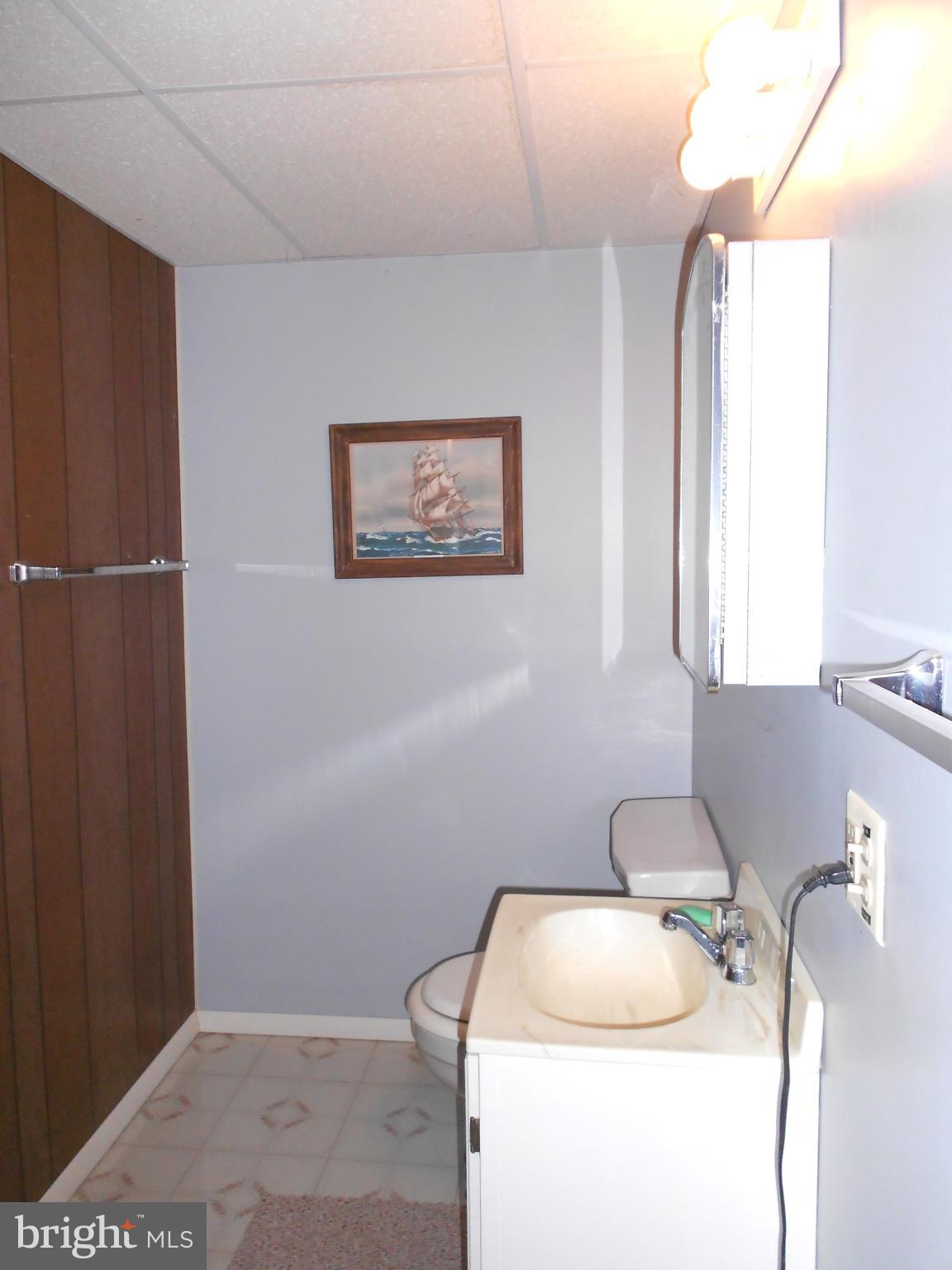 1818 Middleborough Road Baltimore, MD 21221 - Photo 11 of 29 Lower level bath