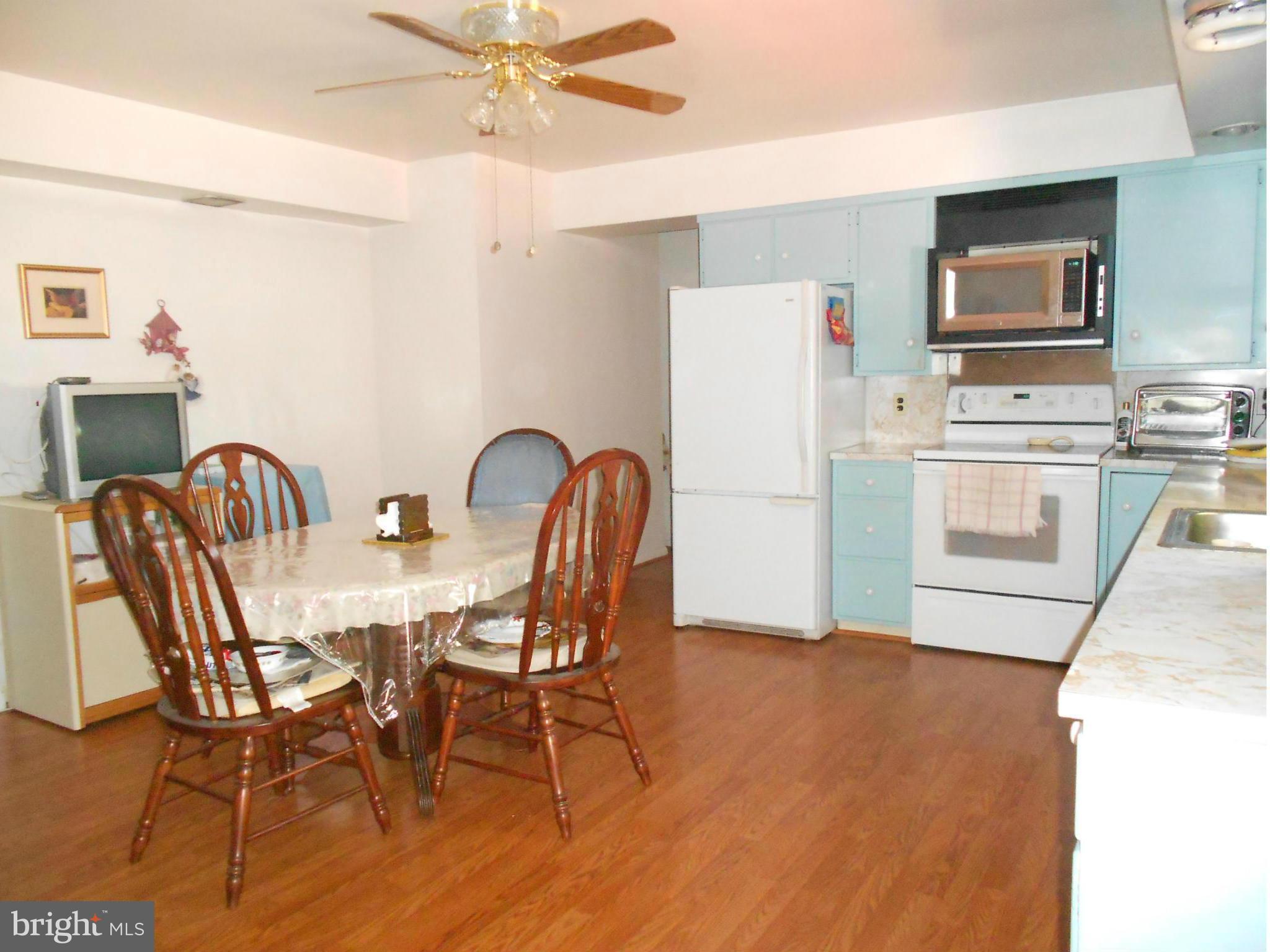 1818 Middleborough Road Baltimore, MD 21221 - Photo 6 of 29 Kitchen