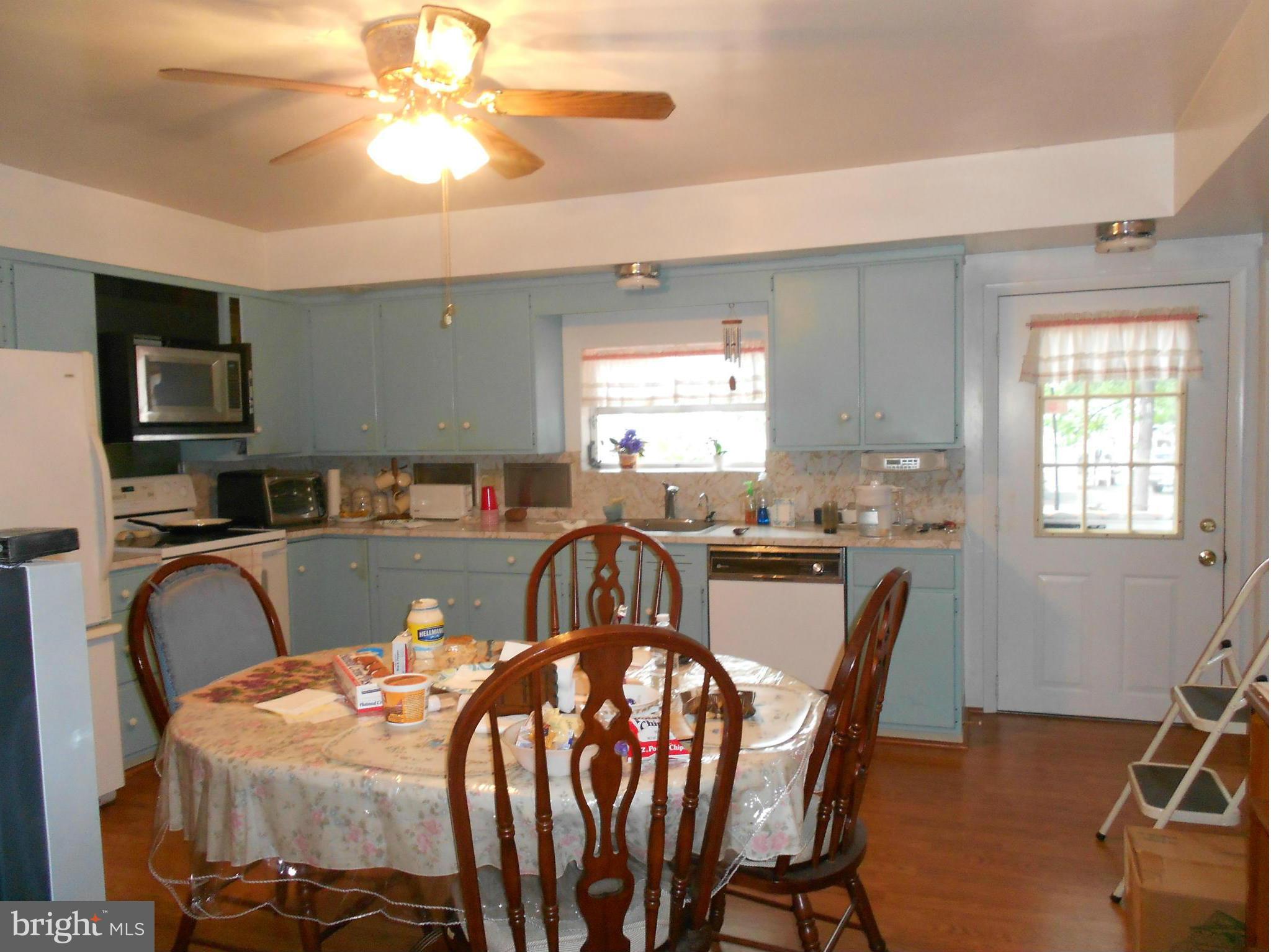 1818 Middleborough Road Baltimore, MD 21221 - Photo 7 of 29 Kitchen