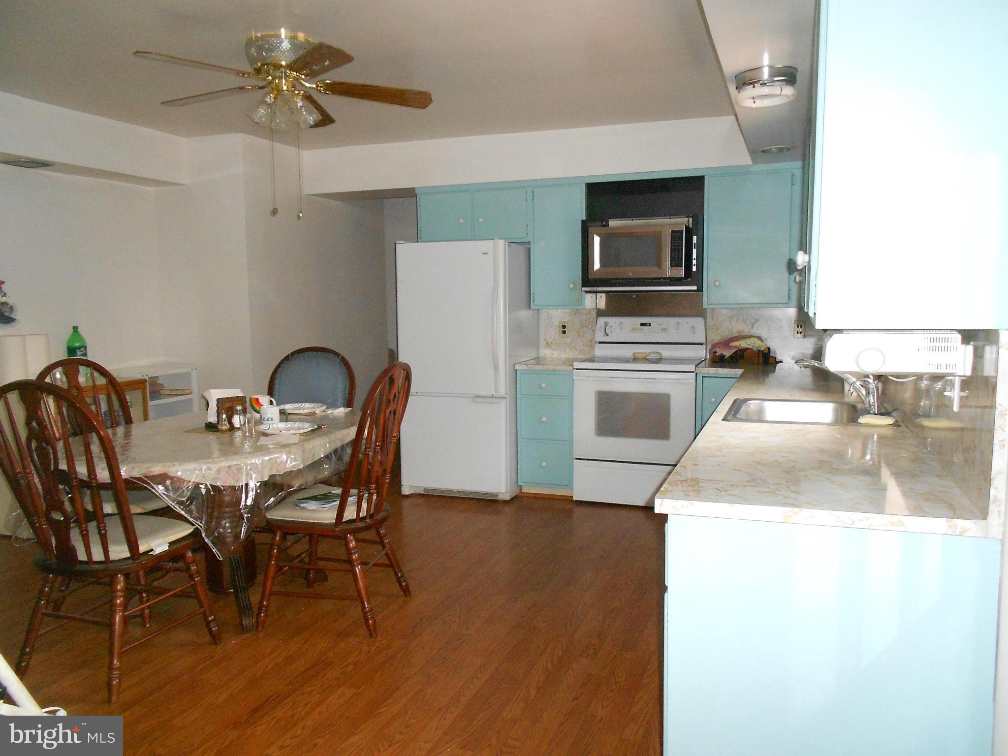 1818 Middleborough Road Baltimore, MD 21221 - Photo 10 of 29 Kitchen