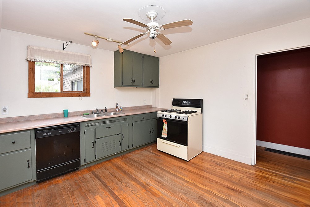 56 Maple Leaf Road Burrillville, RI 02826 - Photo 8 of 16