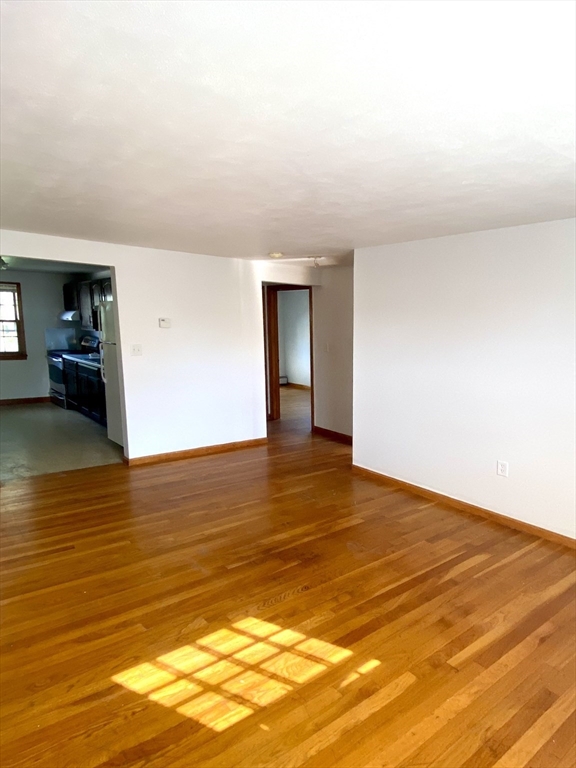 59 Commercial Street, Unit 4 Marblehead, MA 01945 - Photo 8 of 23 Gallery Image 8