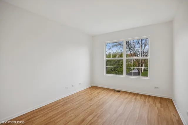 $2,990 | 639 Navajo Street, Round Lake Heights, IL 60073