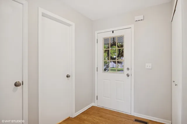 $2,990 | 639 Navajo Street, Round Lake Heights, IL 60073