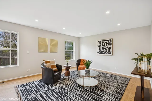 $2,990 | 639 Navajo Street, Round Lake Heights, IL 60073