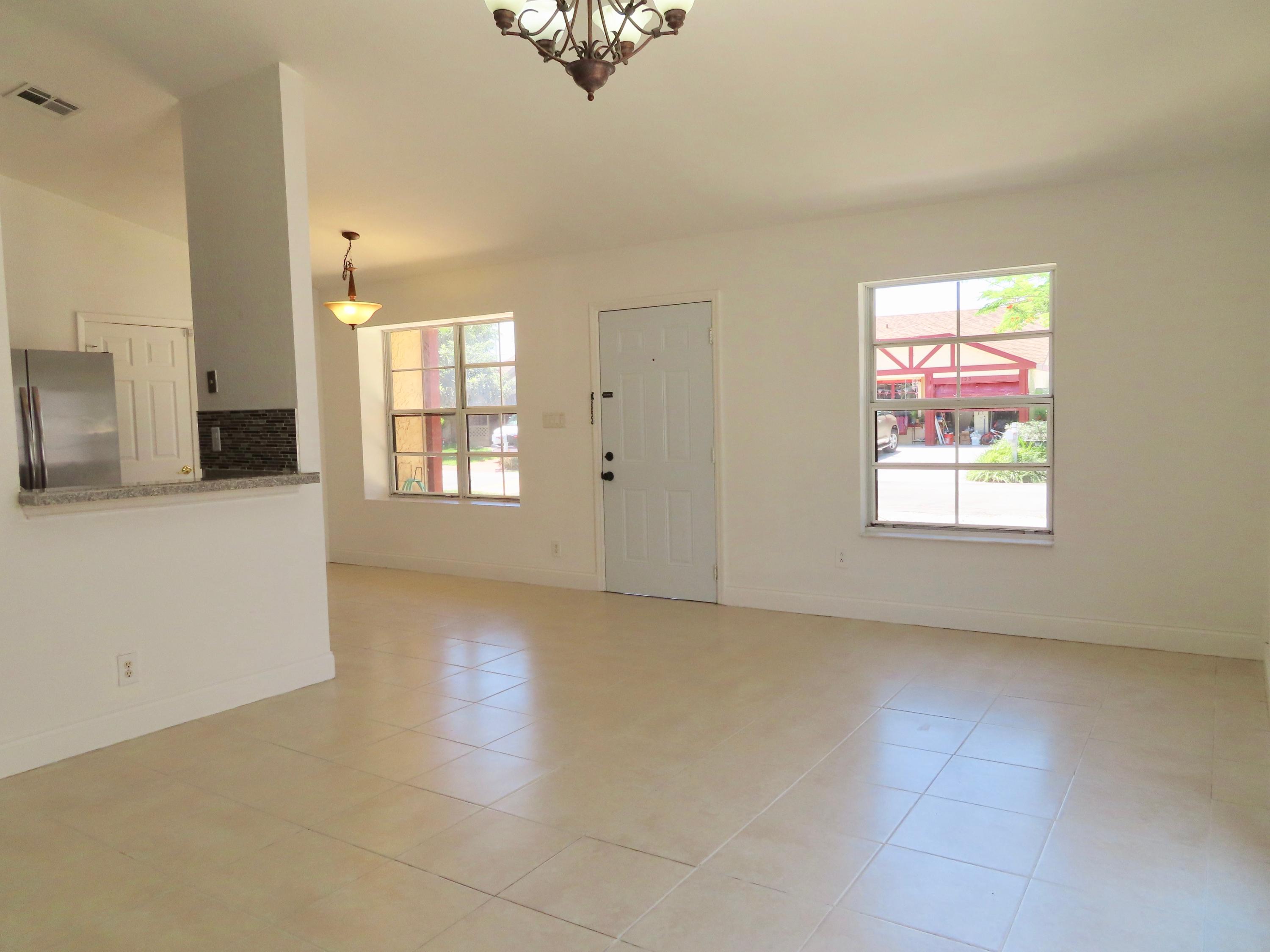 11138 Model Circle East Boca Raton, FL 33428 - Photo 3 of 18 IMG_0143