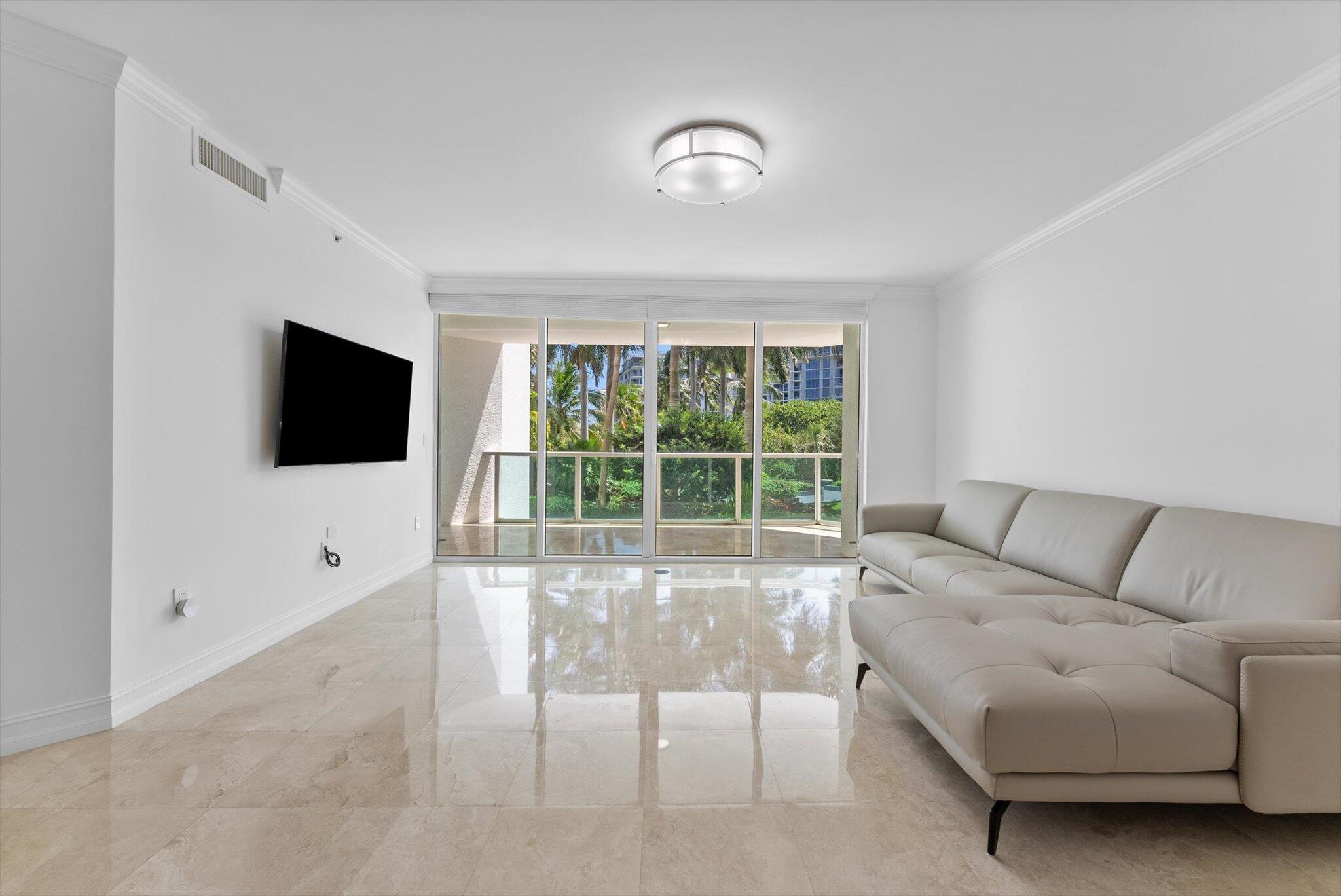 550 Southeast Mizner Boulevard, Unit B206 Boca Raton, FL 33432 - Photo 14 of 65 550 SE Mizner Blvd., B206